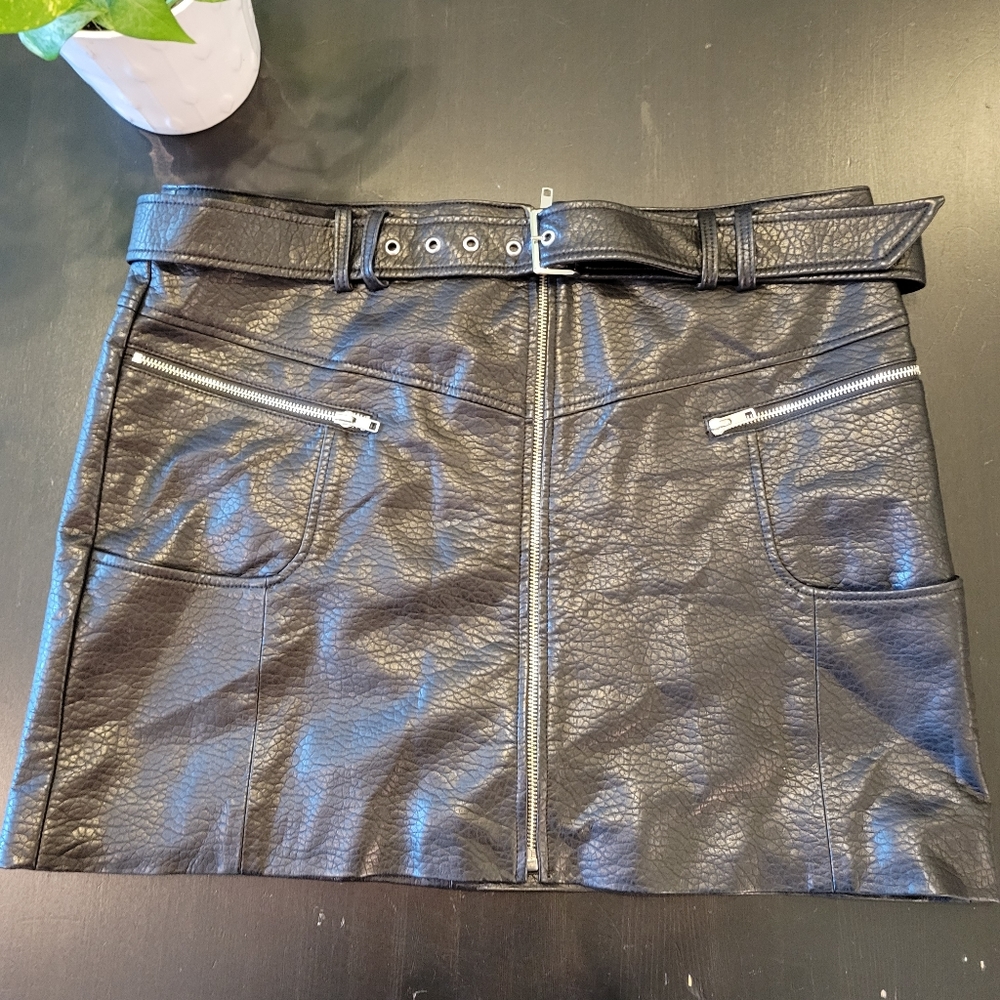 ASOS size 14 black mini leather skirt with zipper accents